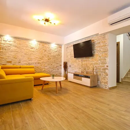 House 2249 Ližnjan