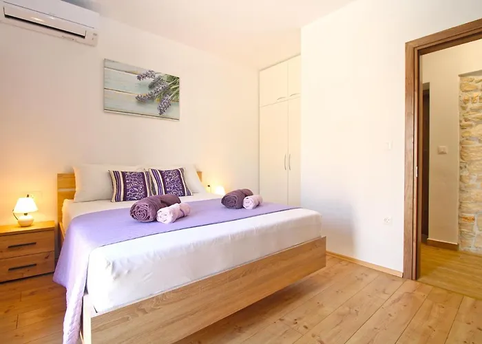 House 2249 Vakantiehuis Ližnjan